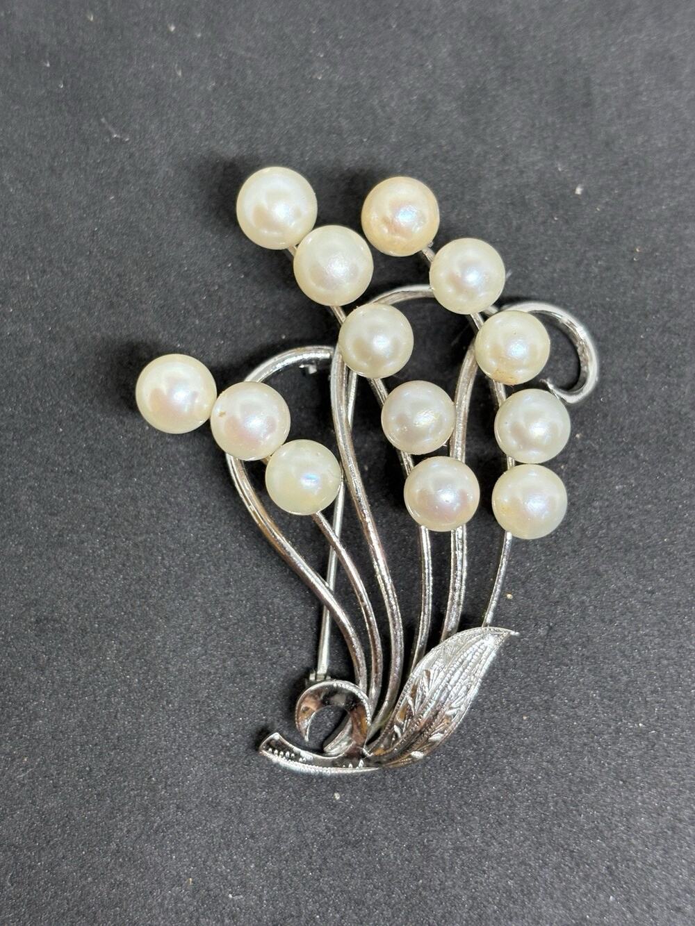 Vintage Sterling Silver Akoya Pearl Brooch Open Work Spray w Leaf Feather